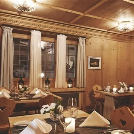 Hotel Waldhuus 4*