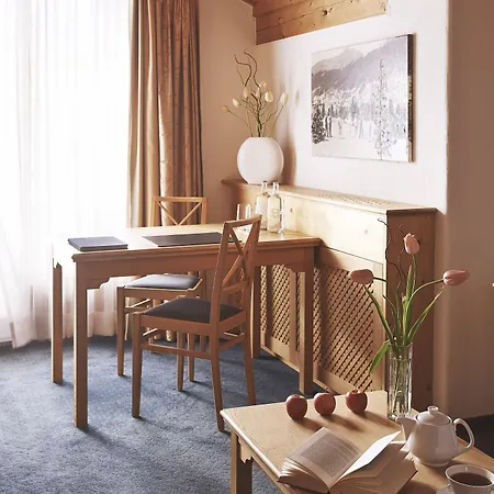 Hotel Waldhuus 4*
