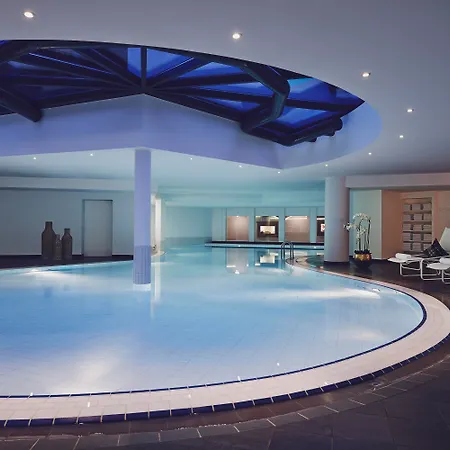 Hotel Waldhuus 4*
