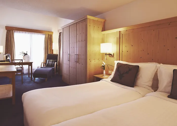 מלון Waldhuus 4*